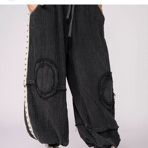 NWOT POL STUDDED JOGGER, mineral wash cream striping on sides & gold charms